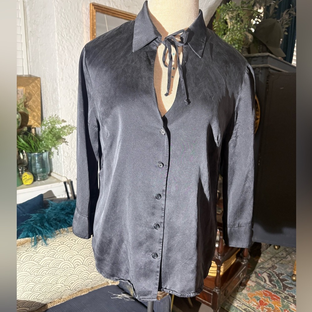 Devon Silk Flowy Black Button Down Blouse Size L‎